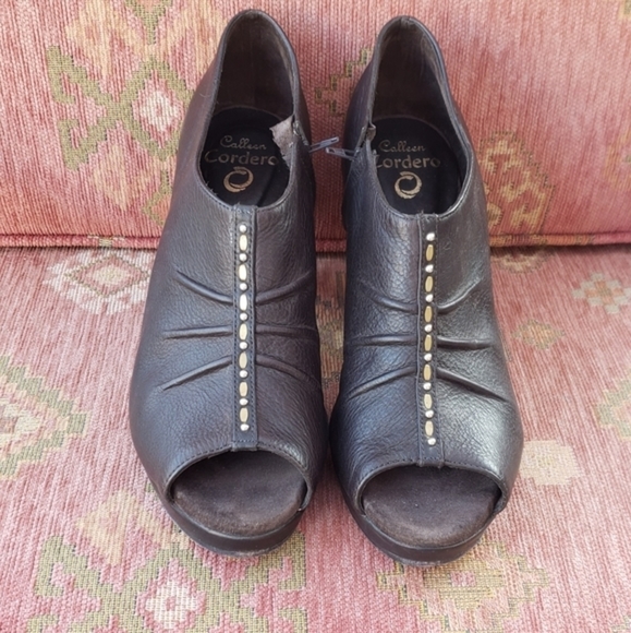 Colleen Cordero‎ booties - Picture 3 of 9